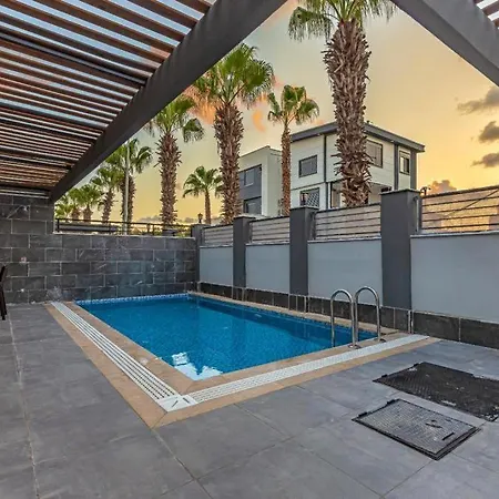 Mano Villa